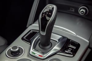 Alfa Romeo Stelvio Veloce 2020 года  (UK)